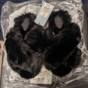 Little girls fuzzy slippers